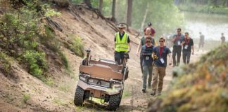 В Эстонии прошли масштабные испытания автономных военных роботов В Эстонии прошли масштабные испытания автономных военных роботов