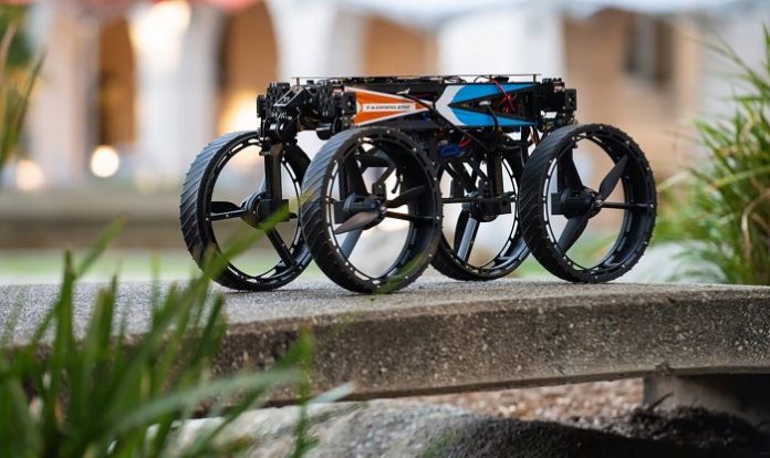 Необычный робот-трансформер М4 может передвигаться шестью разными способами