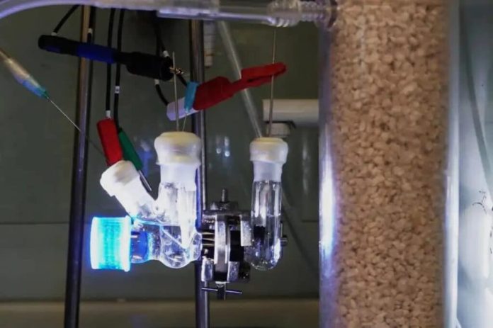 Вдохновленный фотосинтезом, аккумулятор превращает CO2 из воздуха и пластика в «зеленое топливо» | New-Science.ru