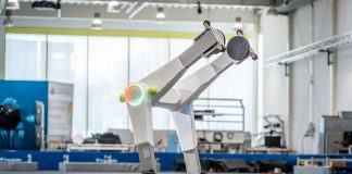 Аэропорт Мюнхена возьмет на работу сверхэффективных роботов-грузчиков evoBOT Аэропорт Мюнхена возьмет на работу сверхэффективных роботов-грузчиков evoBOT