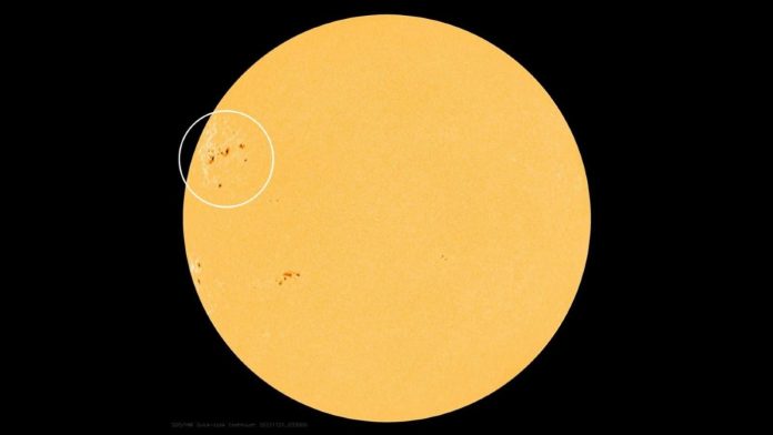 Архипелаг из 15 солнечных пятен размером с Землю вызывает опасения | New-Science.ru