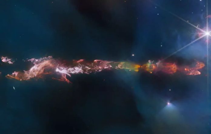 Джеймс Уэбб фотографирует новорожденную звезду в ее космической колыбели | New-Science.ru