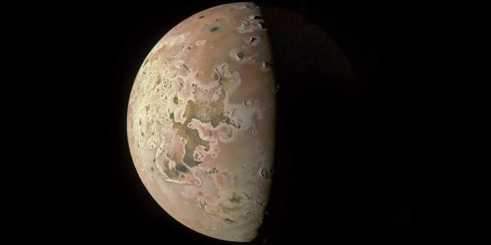 Зонд Juno готовится к ближайшему пролету над спутником Юпитера Ио | New-Science.ru