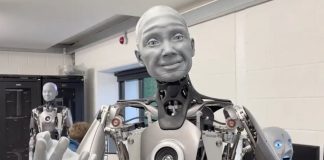 Робот Ameca напугал многих людей своей сверхреалистичной мимикой Робот Ameca напугал многих людей своей сверхреалистичной мимикой