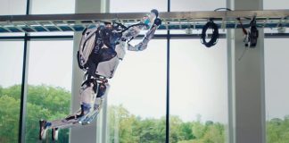 Boston Dynamics показала процесс обучения своих роботов паркуру изнутри Boston Dynamics показала процесс обучения своих роботов паркуру изнутри
