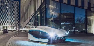 На финские улицы выехал первый автономный робо-дворник На финские улицы выехал первый автономный робо-дворник