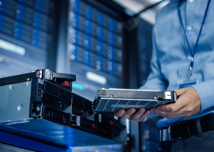 Исследователи разработали первый жесткий диск с искусственным интеллектом | New-Science.ru