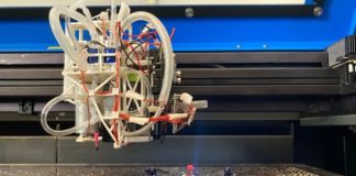 В MIT разработали установку, которая печатает готовых роботов В MIT разработали установку, которая печатает готовых роботов