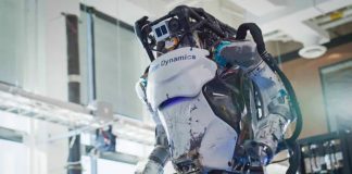 Робота Atlas пытаются научить работать в промышленном цехе Робота Atlas пытаются научить работать в промышленном цехе