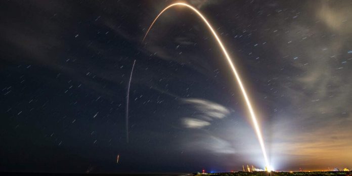 SpaceX сведет с орбиты 100 спутников Starlink первого поколения | New-Science.ru