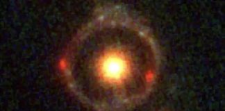 Кольцо Эйнштейна предполагает, что темная материя взаимодействует сама с собой | New-Science.ru Кольцо Эйнштейна предполагает, что темная материя взаимодействует сама с собой | New-Science.ru