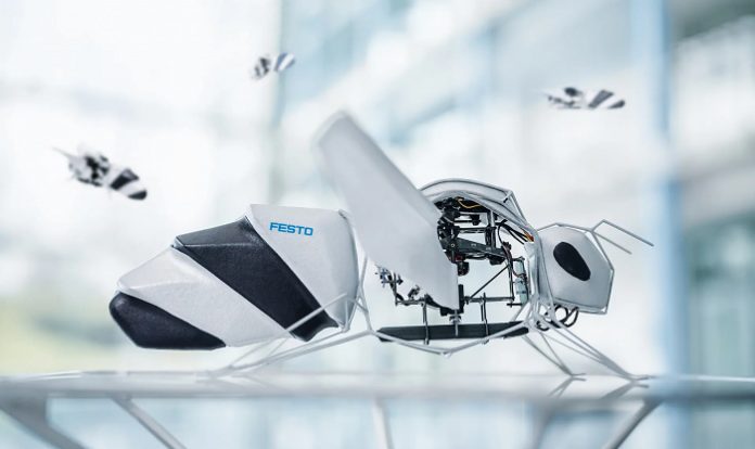 Пчелы-роботы BionicBee научились формировать настоящий рой