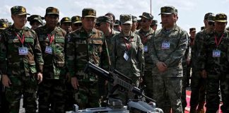 Китайская армия демонстрирует свою роботизированную собаку с винтовкой, стреляющую по мишеням | New-Science.ru Китайская армия демонстрирует свою роботизированную собаку с винтовкой, стреляющую по мишеням | New-Science.ru