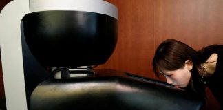 Экран, который нужно лизать, чтобы почувствовать виртуальный вкус | New-Science.ru Экран, который нужно лизать, чтобы почувствовать виртуальный вкус | New-Science.ru