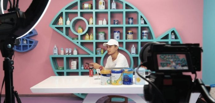 В Китае начал работать магазин с прямыми трансляциями, сочетающий покупки в Интернет и офлайн-режиме — «Бизнес-журнал» — российский деловой журнал