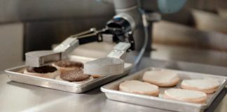 Flippy — робот, который жарит гамбургеры Flippy — робот, который жарит гамбургеры