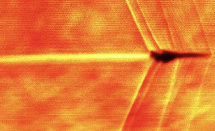 NASA запечатлела момент, когда экспериментальный сверхзвуковой самолет бесшумно преодолел звуковой барьер | New-Science.ru