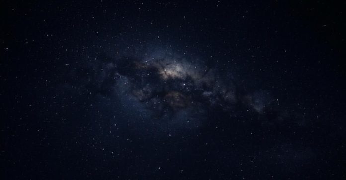 Таинственное явление в центре Галактики может указать на новый вид темной материи | New-Science.ru