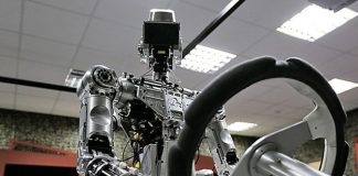 Секретное оружие российской армии: железный человек или «Иван-терминатор» Секретное оружие российской армии: железный человек или «Иван-терминатор»