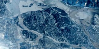 Космонавты на МКС выращивают кристаллы в условиях невесомости | New-Science.ru Космонавты на МКС выращивают кристаллы в условиях невесомости | New-Science.ru