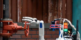 В соревнованиях роботов DARPA победил южнокорейский робот Kaist В соревнованиях роботов DARPA победил южнокорейский робот Kaist