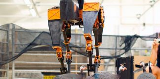 Сверхбыстрый робот-бегун готовится установить новый мировой рекорд (ATRIAS) Сверхбыстрый робот-бегун готовится установить новый мировой рекорд (ATRIAS)