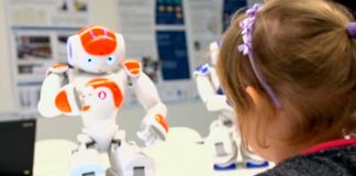 Обучая роботов, дети учатся сами Обучая роботов, дети учатся сами