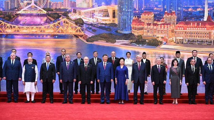 Путин на саммите ШОС: Моди и Си пошли на сближение