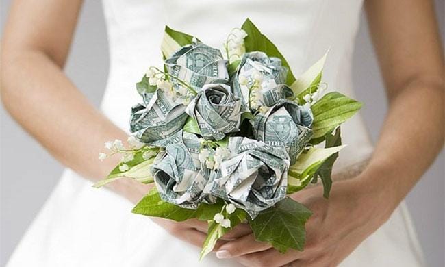 2 способа, как сделать букет из денег своими руками