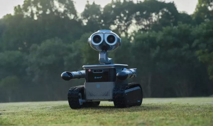 Домашние роботы-помощники W1 и M1 готовы следовать за вами повсюду