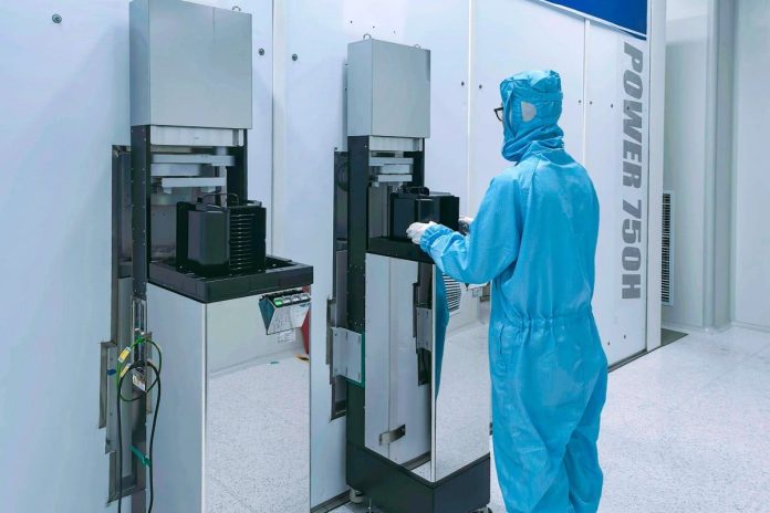 Новый имплантер ионов укрепляет независимость Китая в полупроводниковой сфере | New-Science.ru