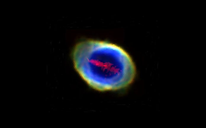 В сердце туманности Кольцо обнаружена гигантская загадочная структура из железа | New-Science.ru