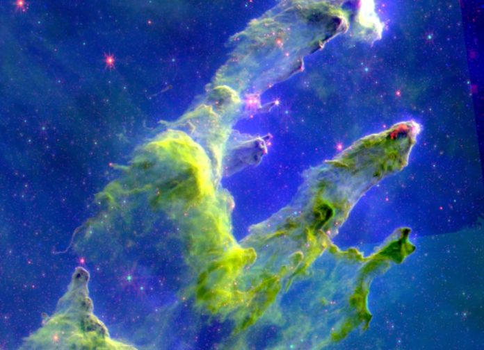 Разгадана тайна выживания молекул в «Столпах Творения» | New-Science.ru