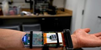Инженеры MIT создали умный браслет, управляющий роботизированными руками с помощью естественных движений | New-Science.ru Инженеры MIT создали умный браслет, управляющий роботизированными руками с помощью естественных движений | New-Science.ru