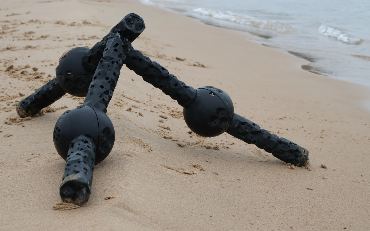 Неуязвимый робот Неуязвимый робот