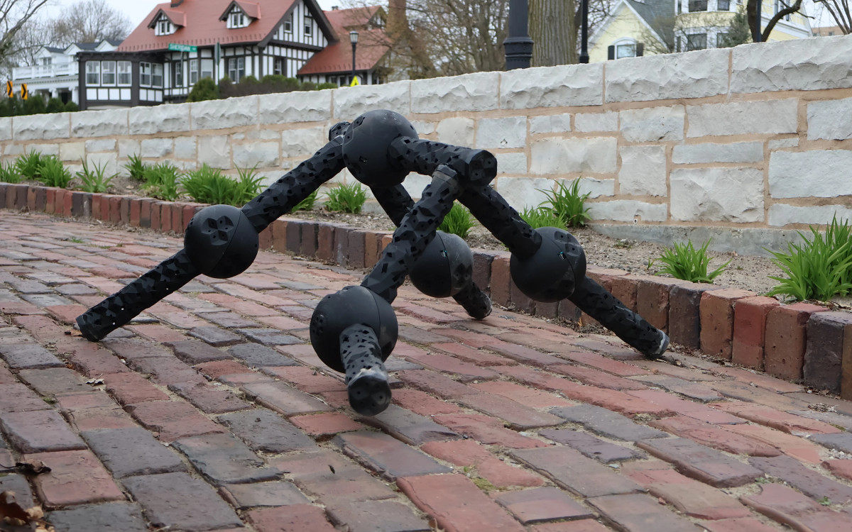 Неуязвимый робот Неуязвимый робот