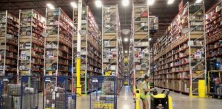 Грузовой робот распылил на складе Amazon опасный газ, отправив в больницу 24 человека Грузовой робот распылил на складе Amazon опасный газ, отправив в больницу 24 человека