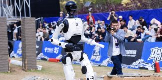 Робот Tien Kung 3.0 выиграл в состязании Robot Warrior Challenge полностью без участия человека Робот Tien Kung 3.0 выиграл в состязании Robot Warrior Challenge полностью без участия человека