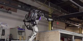 Робот Atlas от Boston Dynamics успешно осваивает паркур Робот Atlas от Boston Dynamics успешно осваивает паркур