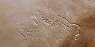 Марсианские лавовые трубы предложили исследовать с помощью роя микродронов | New-Science.ru Марсианские лавовые трубы предложили исследовать с помощью роя микродронов | New-Science.ru