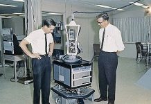 Shakey — первый «думающий» робот, созданный в 1963 году Shakey — первый «думающий» робот, созданный в 1963 году