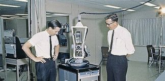 Shakey — первый «думающий» робот, созданный в 1963 году Shakey — первый «думающий» робот, созданный в 1963 году