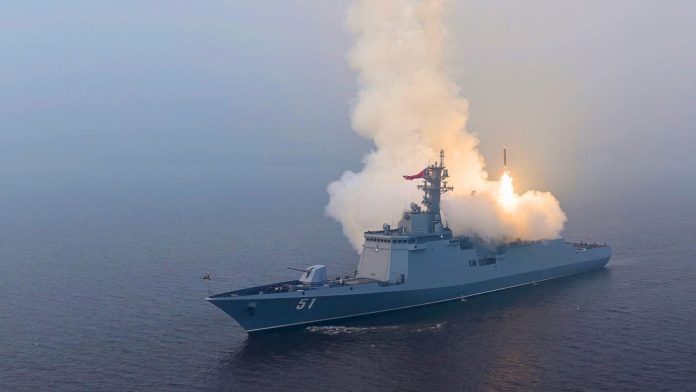 Ким Чен Ын объявил о новой эре военно-морского флота с вводом в строй крупнейшего эсминца «Чхве Хён» | New-Science.ru