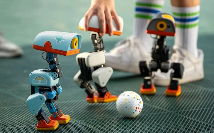 Мини-робот Microduck стал открытой платформой для экспериментов с «физическим» ИИ