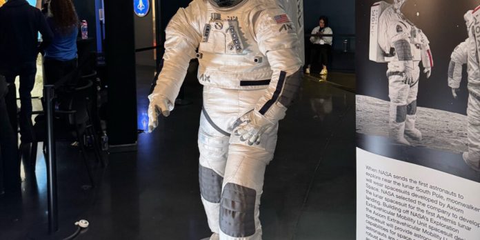 NASA изменила требования к лунному скафандру Axiom чтобы успеть к миссии «Артемида IV» | New-Science.ru