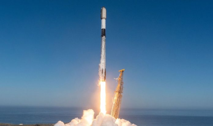 SpaceX запустила неизвестные аппараты в рамках засекреченной миссии USSF-153 | New-Science.ru
