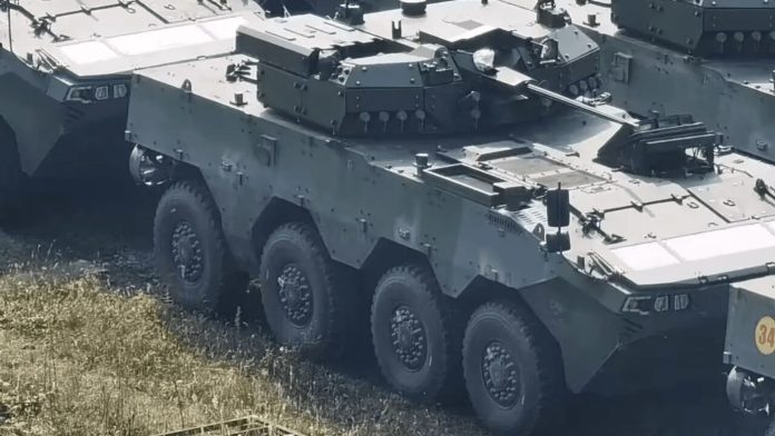 В Китае показали бронемашину Type 19 с предполагаемой лазерной системой против дронов | New-Science.ru